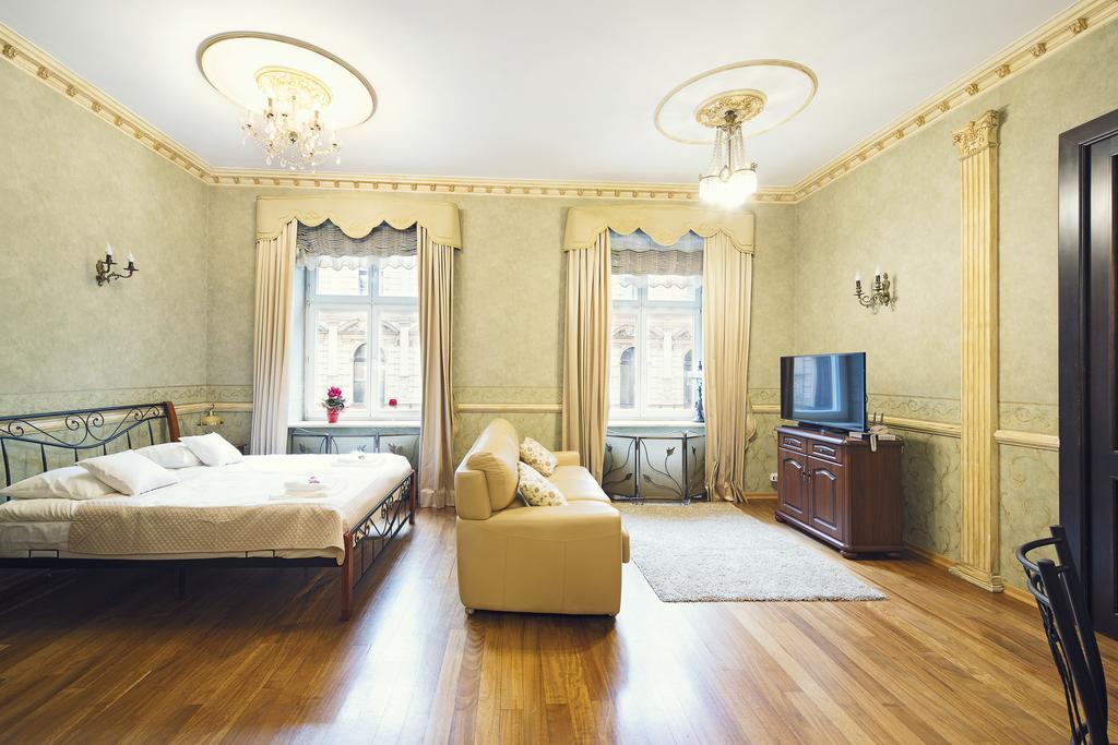 Calliope Apartment