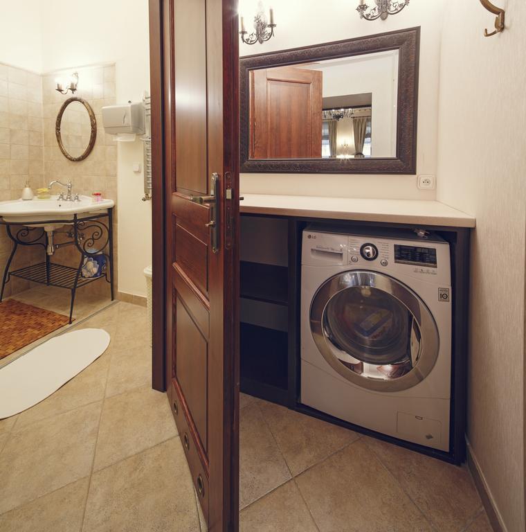 Calliope Apartment *